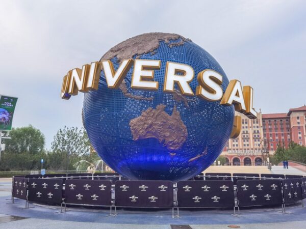 WINTER BEIJING SHANGHAI + DOUBLE THEMEPARKS by MH 8 Days Dep 24 Dec 2026