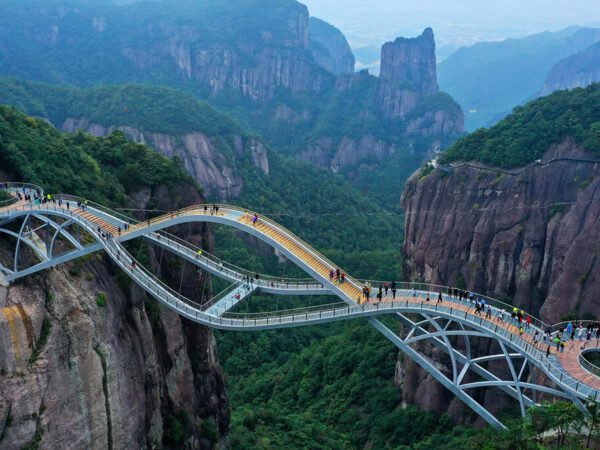 AMAZING WANGXIAN VILLAGE + RUYI BRIDGE & HUANGSHAN 9 Days Dep 19 Mar 2026