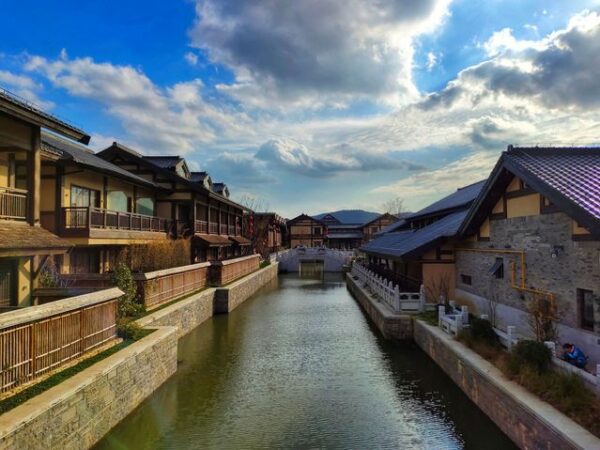 SHANGHAI SUZHOU HANGZHOU 6Days Dep APR: 23 , MAY: 9,16,23,30 , JUN: 6,13 , SEP: 5,12,19 , OCT: 10