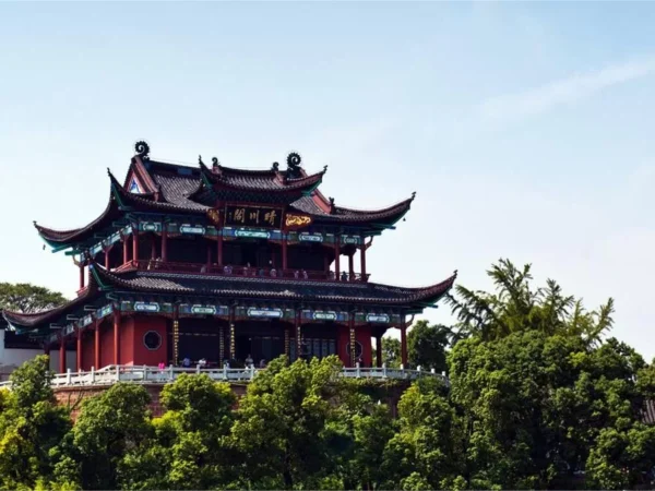 AMAZING WUHAN CHONGQING FURONGZHEN FENGHUANG ZHANGJIAJIE 10 Days Dep 18, 20 May / 01, 03, 08, 10 Jun / 02, 07, 09 Sep / 05 Oct 2026