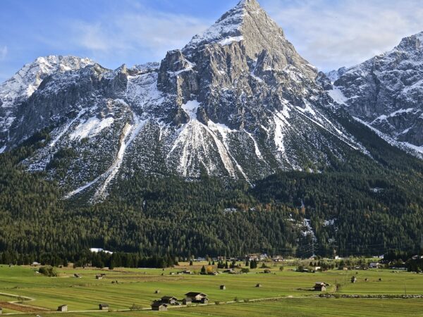 WONDERFUL EAST EUROPE + MT. ZUGSPITZE & BRATISLAVA 12 Days Dep 17, 26 Dec 2026