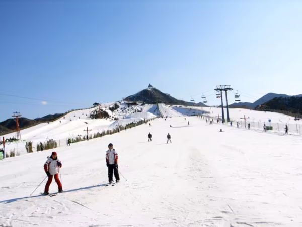 WINTER BEIJING SHANGHAI + SKI RESORT 8 Days Dep 24 Dec 2026